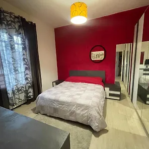 The Red Apartment2 Bed & Breakfast